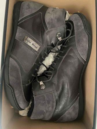 Кроссовки зимние