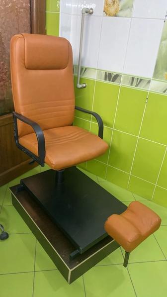 Продается педикюрное кресло б/у