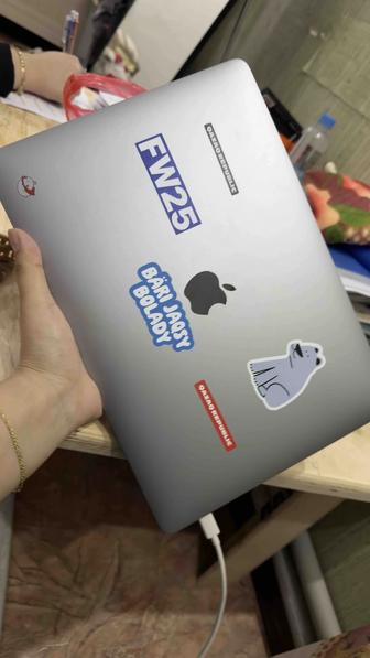 продам Macbook Pro 13,2020