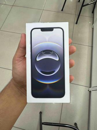 Айфон 16 е 128