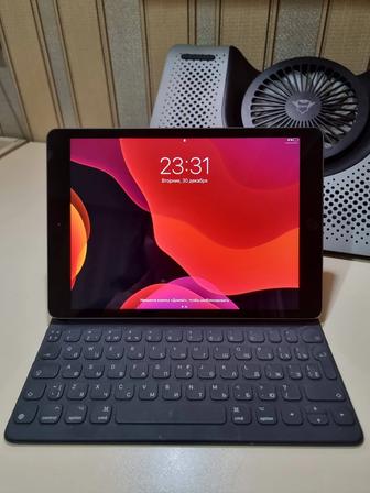 iPad 7 2019 год 32GB и клавиатура Apple