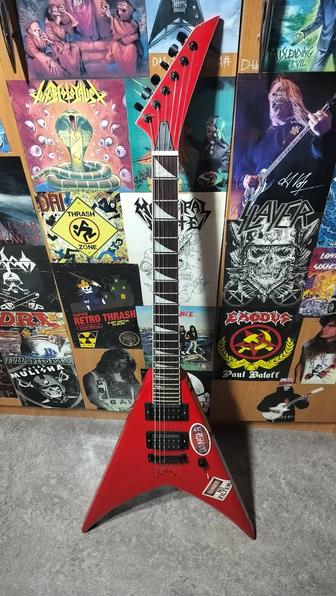 электрогитара Jackson King V стрела