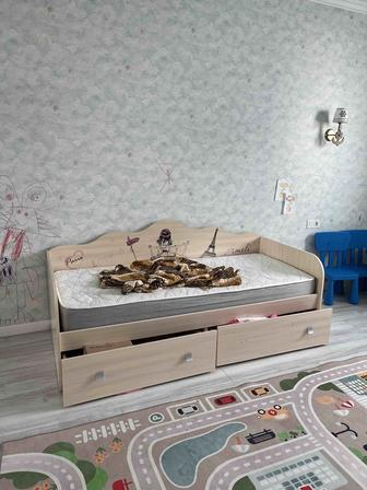 Кровать 90-190 и матрас