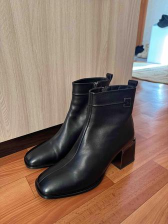 Продам сапожки весенние