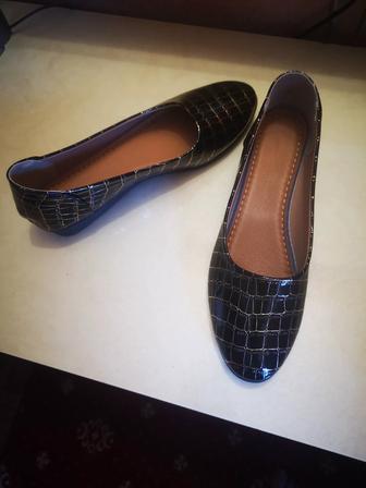 Продам балетки 43 размера