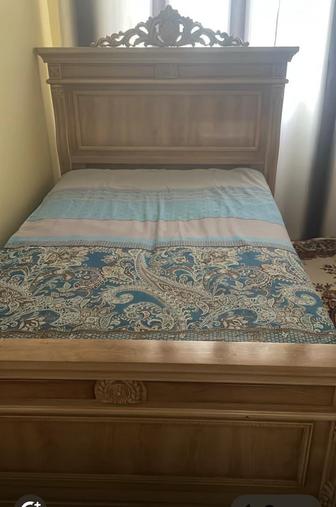 Продам кровать с тумбой