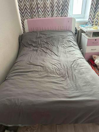 Продам кровать размер 200 на 100