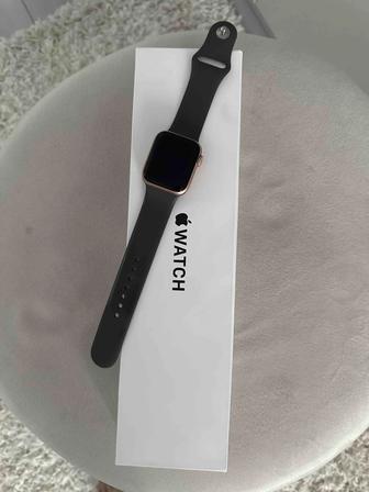 Продам Apple Watch SE 40mm