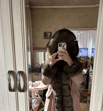 Продаю зимнюю парку пыльно-розового цвета.