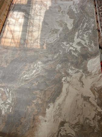 Ковер в хорошем состоянии