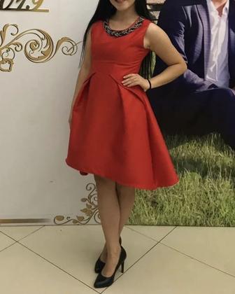 Продам вечерние платья