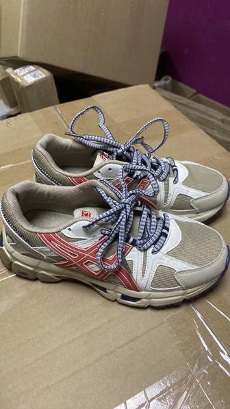 Продам кроссовки ASICS