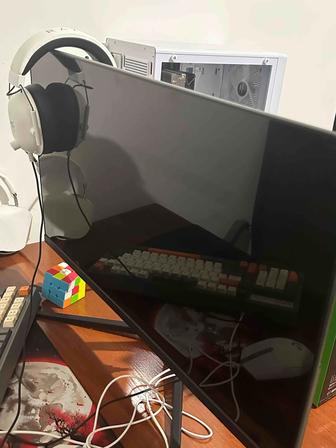 продаю монитор generic