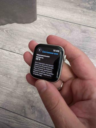 Apple Watch SE 2 44mm Starlight 99% батарея Коробка зарядка