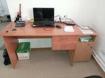 Стол компьютерный