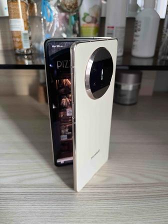 Продам HUAWEI Mate x3