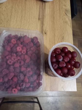 Замороженная малина,вишня
