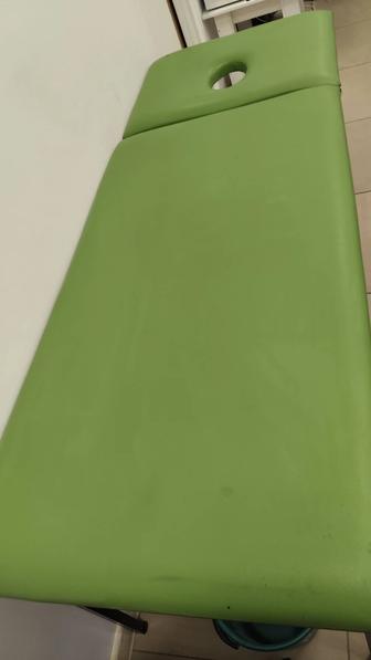 Продам кушетки б. У.