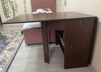 Продам стол книжка, 2.8 м. В отличном состояние