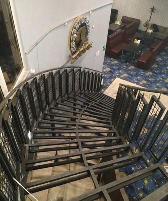 Лестничный каркас из металла, изготовление