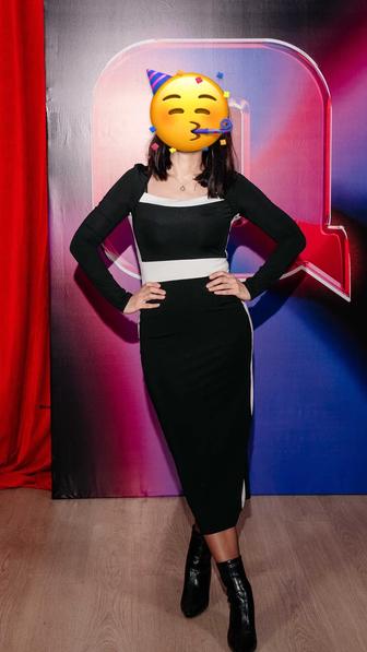 Красивое облегающее платье