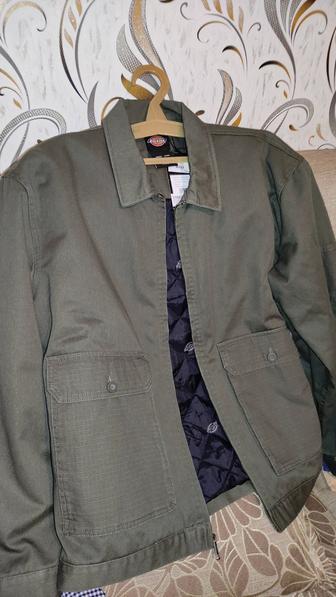 Продам новую куртку Dickies