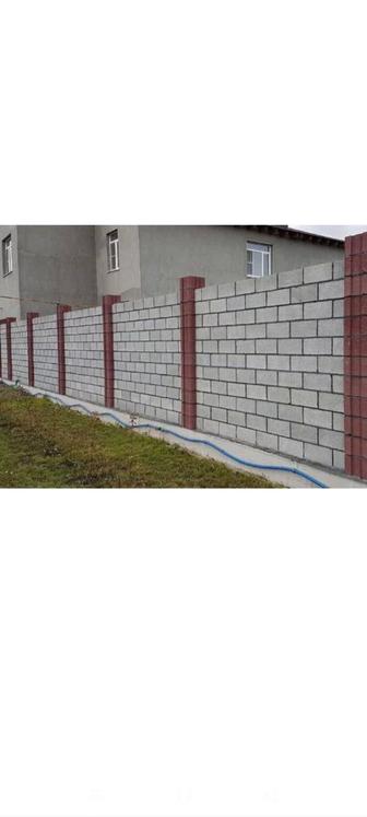 Стройка, кладка кирпичи, сплитерный блок, забор фундамент, рванный кирп,