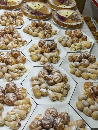 Чайный стол, торты, пироги, самса, баурсаки, капкейки доставка бесплатная