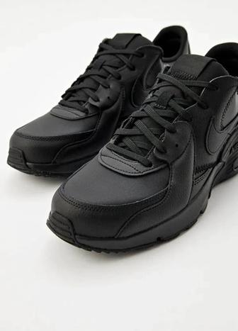 Продам кроссовки Nike Air Max Excee