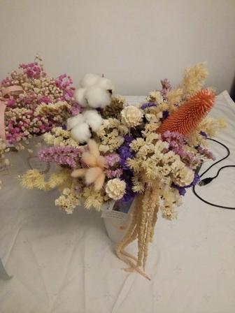Сухоцветы 4 букета и 1 ваза