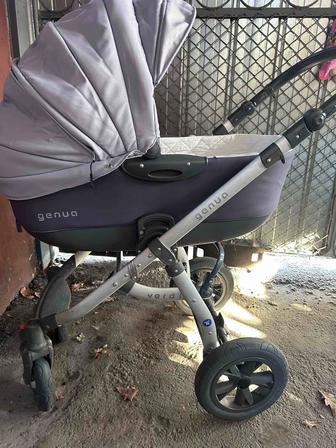 Коляска Genua,ходунки Babyton,подставка для купания