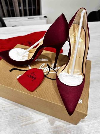 Продам туфли оригинал Christian Louboutin