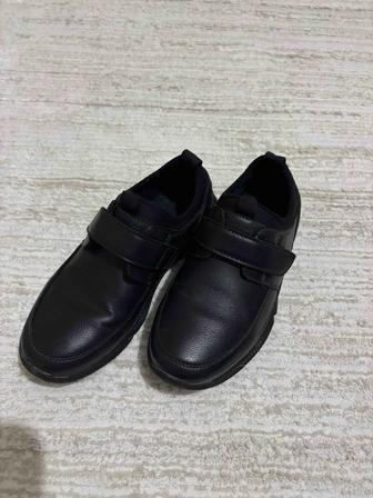 Продам туфли и кроссовки