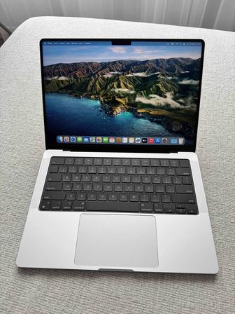 MacBook Pro M3, 8gb, 512 SSD, 3 цикла, 100%