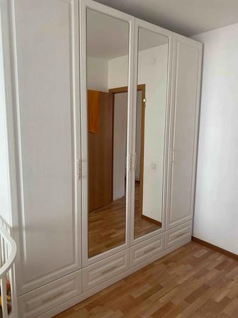 Продаю шкаф, комод и прикроватные тумбы