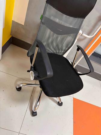 Продам кресло руководителя