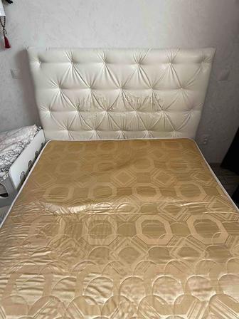 Кровать двухспальная