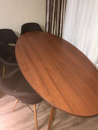 Продам обеденный стол