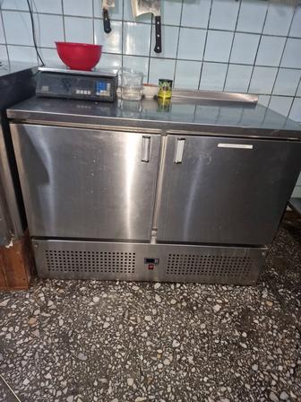 Продам стол холодильник