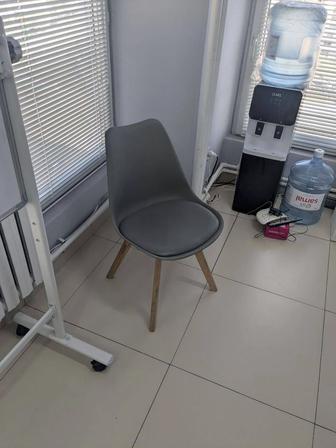 Продам удобный современный стул Domini Марко.