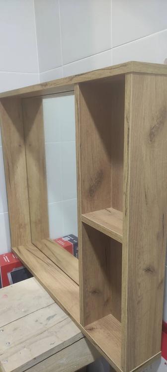 Зеркало с полками для ванной