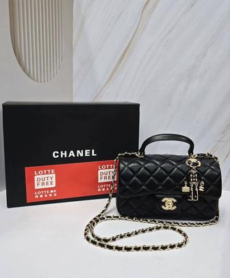 Сумка Chanel в фирменной подарочной коробке