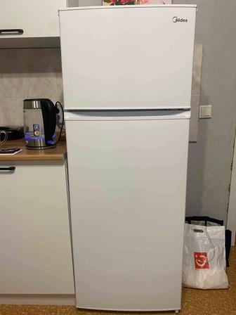 Продам холодильник Midea