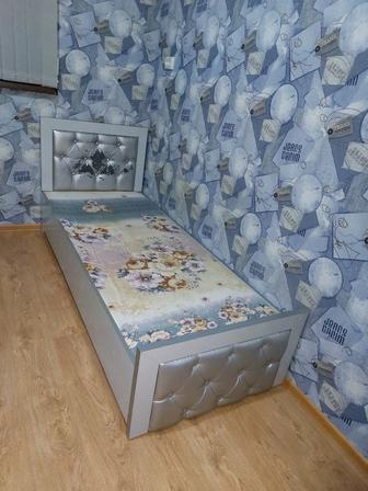 Кровать