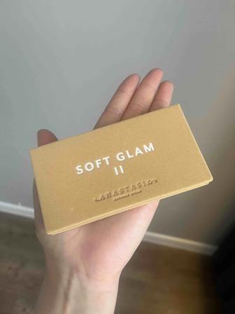 Тени Anastasia Beverly Hills “soft glam 2”