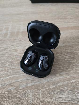 Продам наушники Samsung Buds Live в отличном состоянии