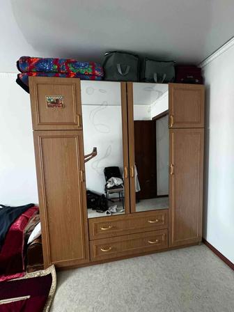 Срочно продам шкаф