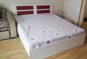 Двуспальная кровать