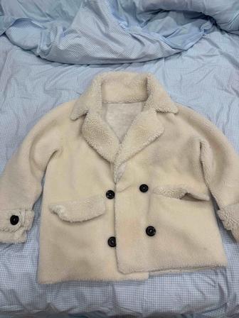 Продам дубленку за 10000 тысяч . Хорошего качества. Белый. Подойдет до 46р