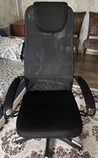 офисное кресло